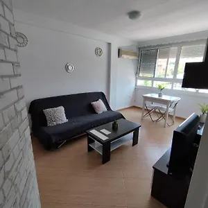 Piso Amplio Y Comodo. Málaga